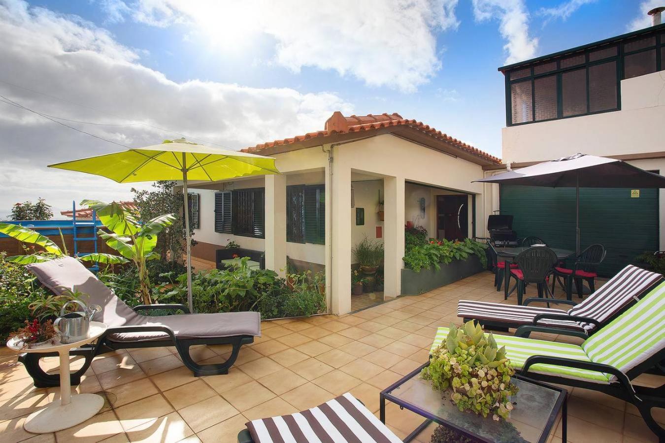 Suites Pinto Coelho Caniço Exteriör bild